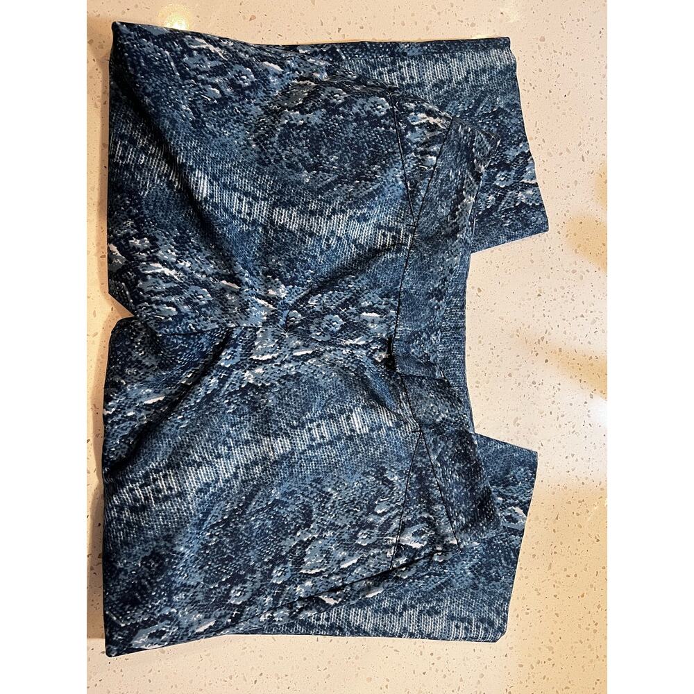Zac & Rachel capri pants blue snake skin pattern size 16